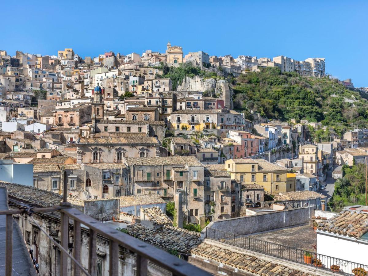 Vintage Holiday Home In Ragusa Ibla With Balcony المظهر الخارجي الصورة
