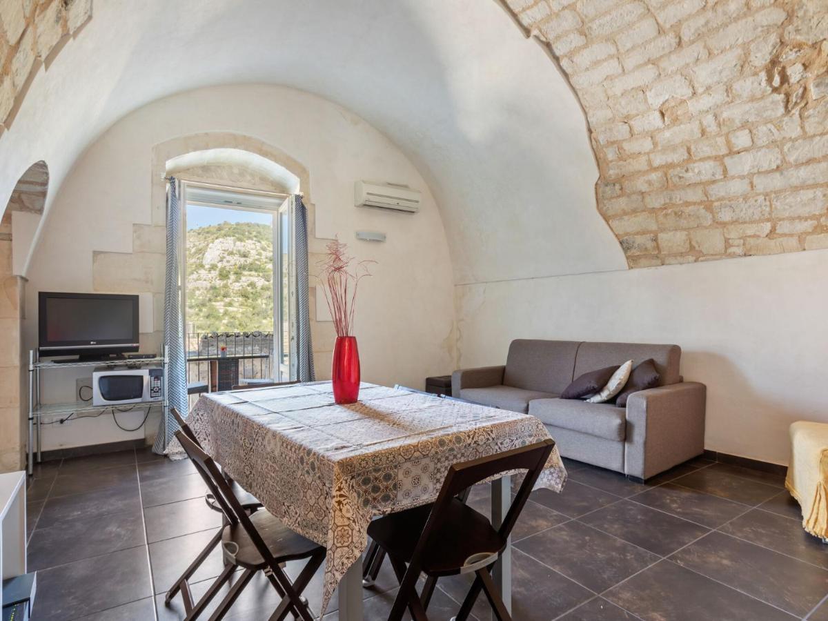 Vintage Holiday Home In Ragusa Ibla With Balcony المظهر الخارجي الصورة